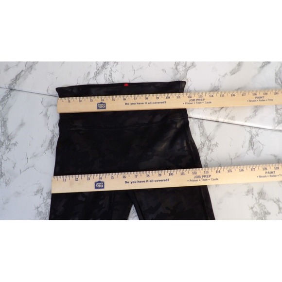 Spanx Ankle Leggings Black Camouflage Mid-Rise Wide Waistband Stretch Size Small - Picture 6 of 15